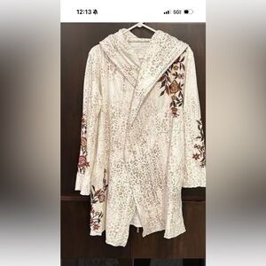 Karyn Seo White and Tan Top l